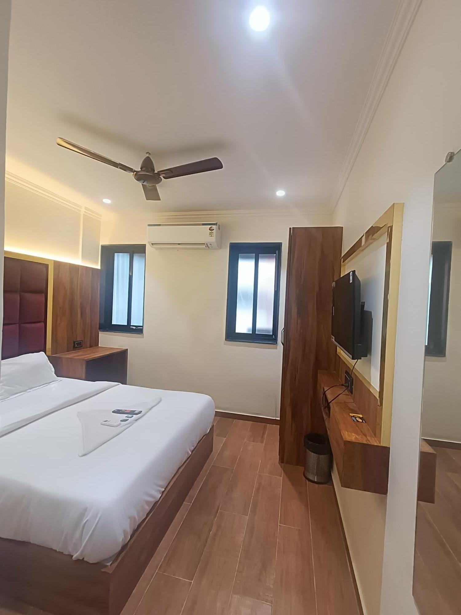 Hotel Sai Palace- Near Tata Memorial Hospital Mumbai Bagian luar foto